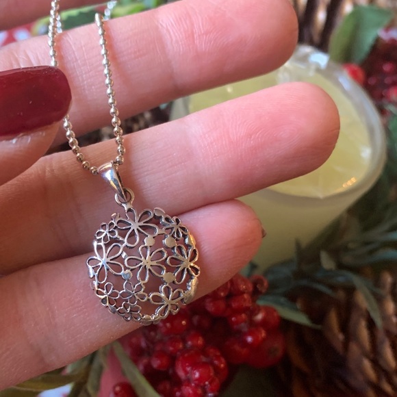 SOLD⛔️Authentic NOVICA STERLING SILVER Crystals flower pendant and necklace - Picture 4 of 7